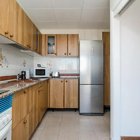 Apartment Spacious 4 Bed 2 Bath Flat Minutes From The Beach *