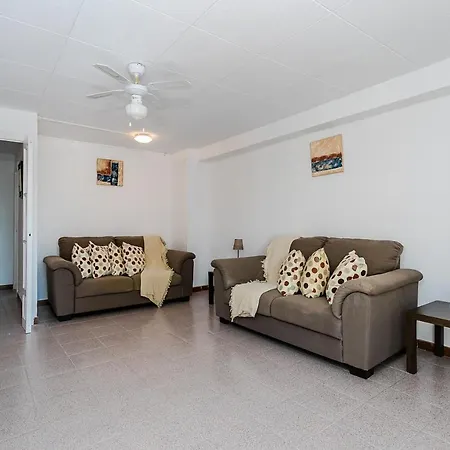 Spacious 4 Bed 2 Bath Flat Minutes From The Beach Apartment Barcelona